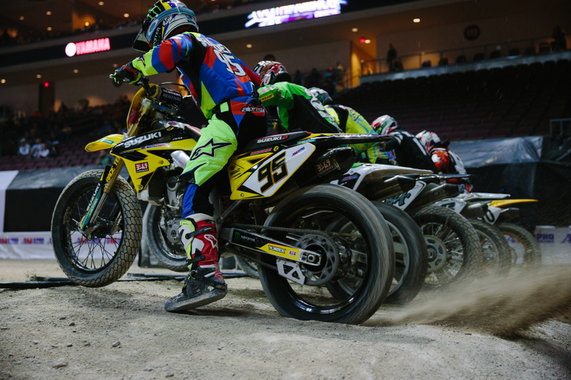 Illustration for article titled Behold The Controlled Chaos That Is Flat Track Motorcycle Racing